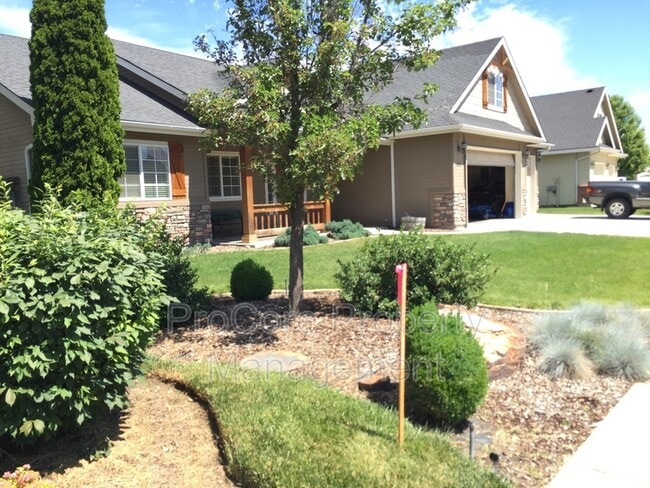 Building Photo - 411 N Glen Aspen Way
