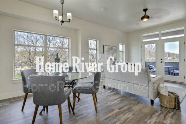 Foto del edificio - 429 E Trackstand Ln