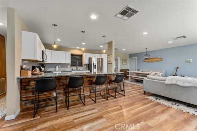 Foto del edificio - 60649 Latham Trail