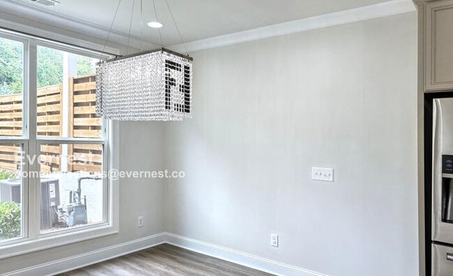 Building Photo - 1011 Towneship Wy