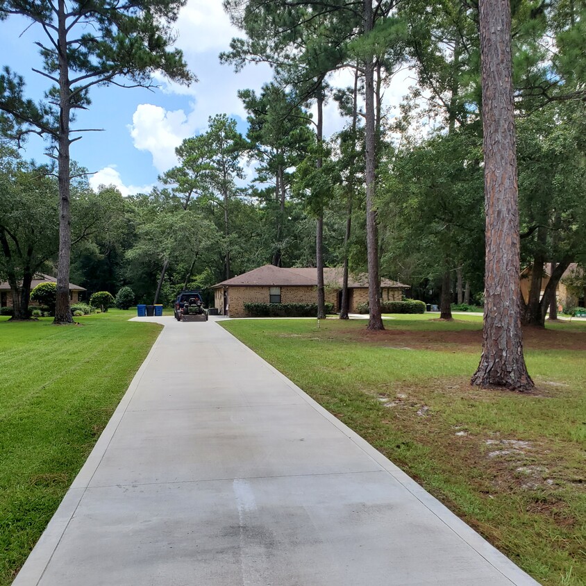 Driveway Entrance - 17375 Holmes Mill Ave