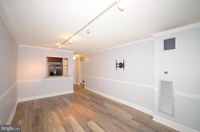 Building Photo - 1301 20th St NW