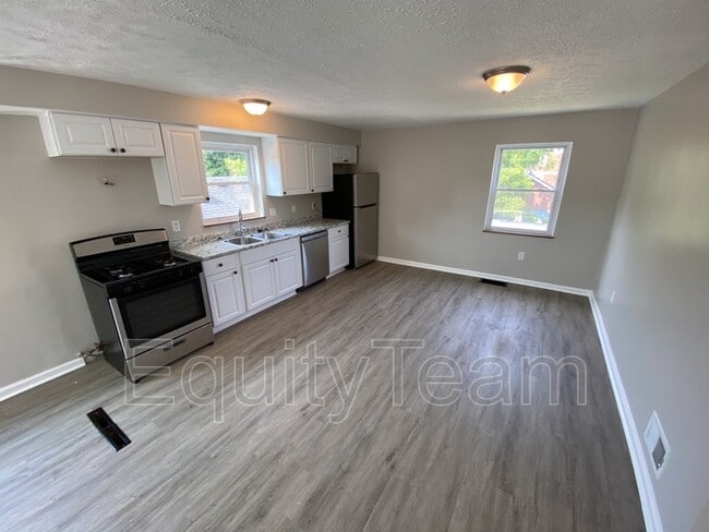 Building Photo - 3997 S Whetzel Ave