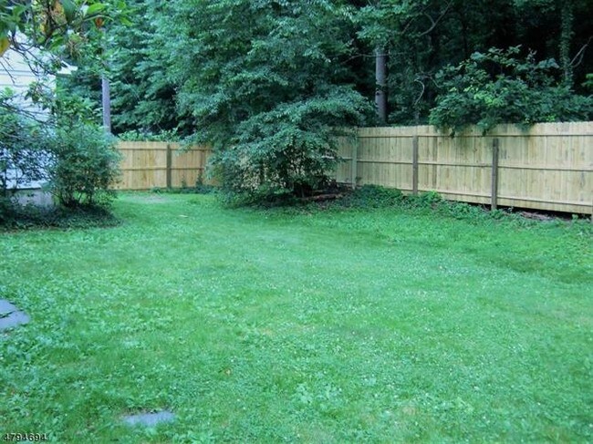 Building Photo - 52 Tamaques Way