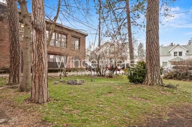 Building Photo - 1425 W 8th Ave