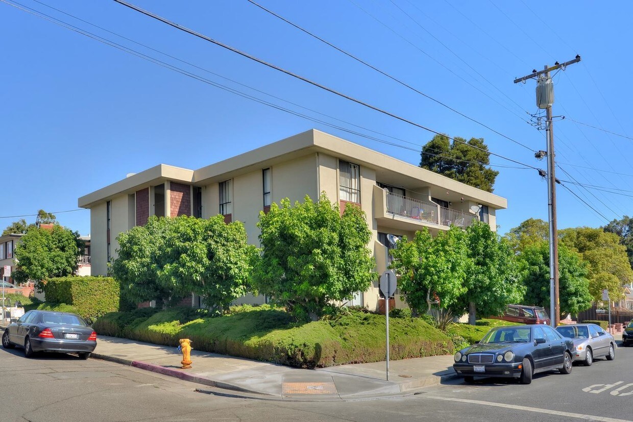 Primary Photo - 251 San Anselmo Ave S