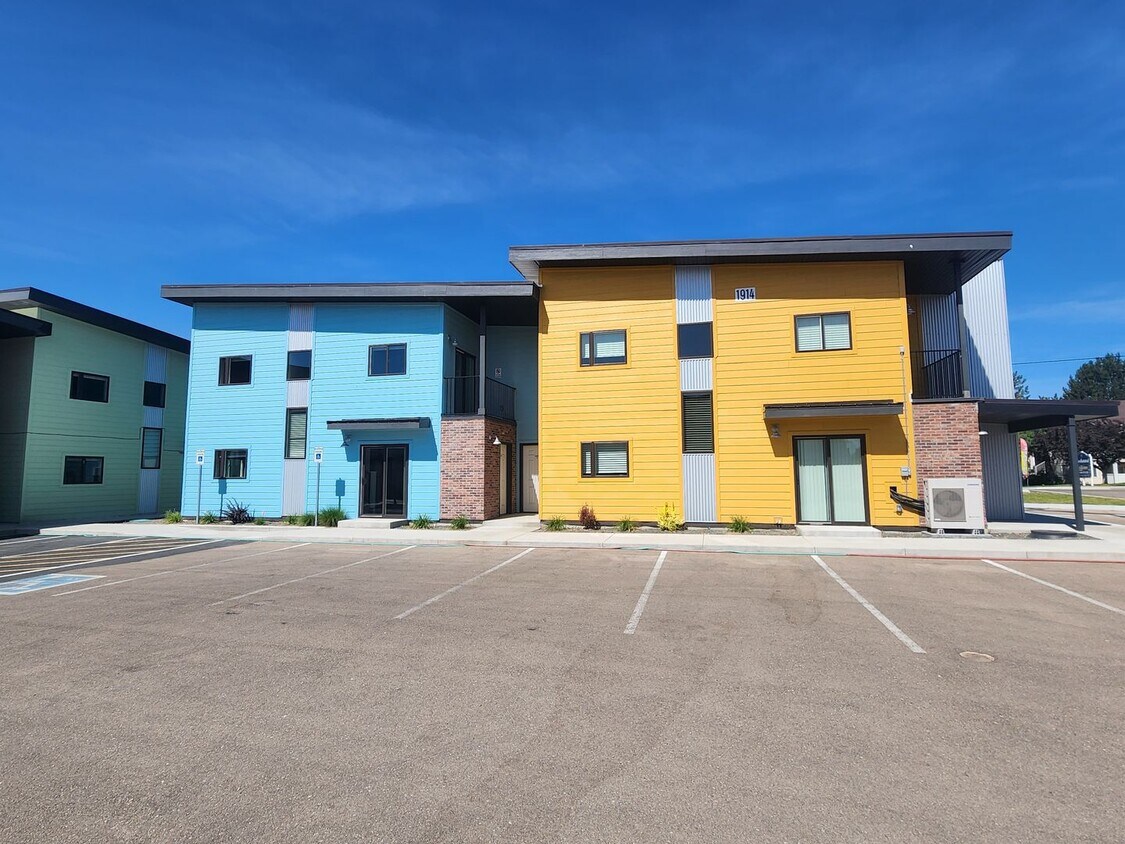 Foto principal - 1914 Sunny Ridge Apts