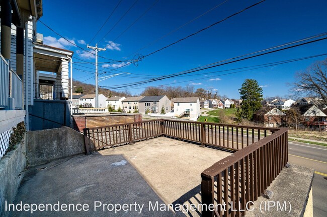 Building Photo - 3 br, 1.5 bath House - 4437 Colerain Ave