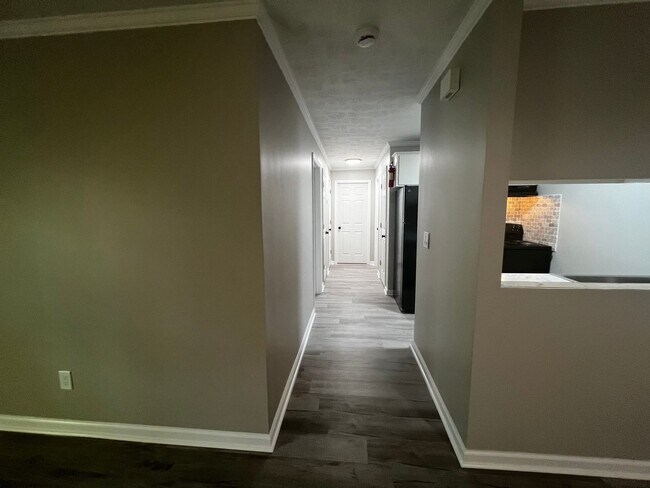 Foto del edificio - 5853 Century Oaks Dr