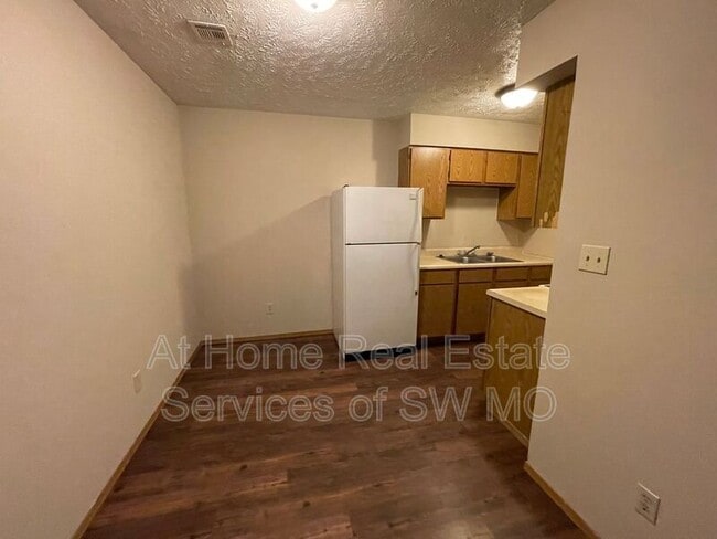 Foto del edificio - 1306 E McDaniel St