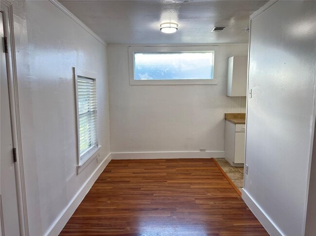 Building Photo - 1704 Lexington St