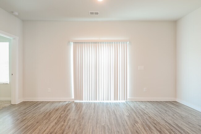 Foto del edificio - 9949 Hunter Pl