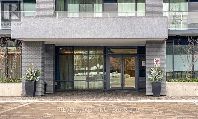 Building Photo - 621-621 Sheppard Ave E