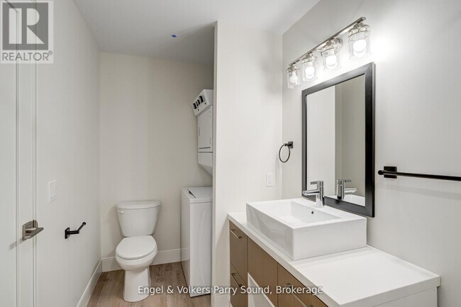 Building Photo - 51 George St