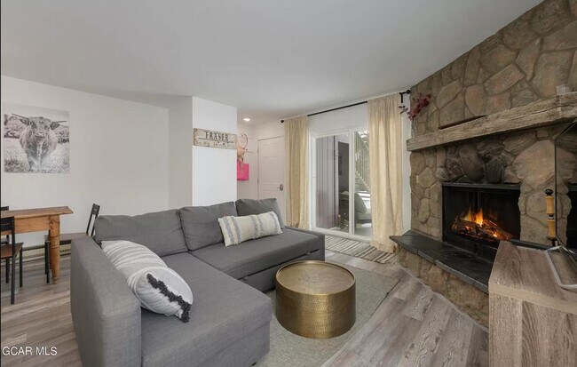 Foto del edificio - 76GCR 838