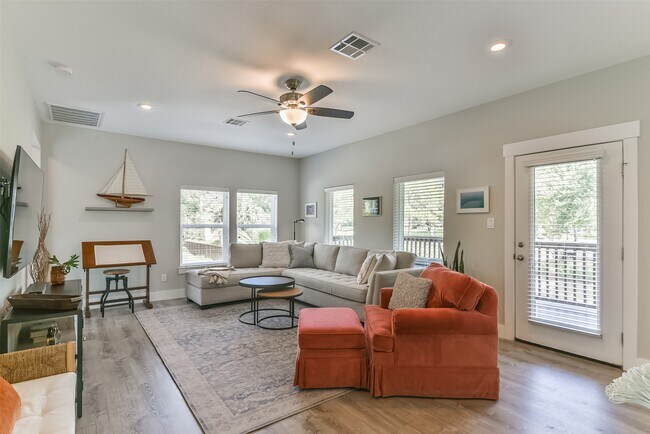 Foto del edificio - 1799 E Winn Ave