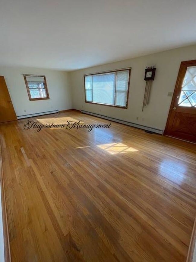 Building Photo - 3 BR Single Family Home