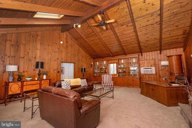 Foto del edificio - 6106 Lower York Rd