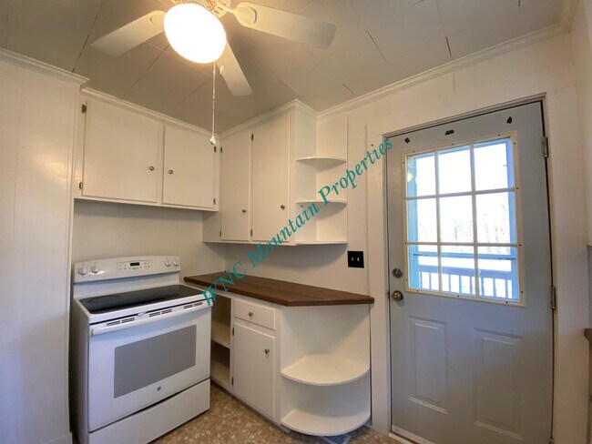 Building Photo - 7 Cypress Dr