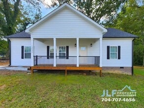 Building Photo - 1303 W Gold St