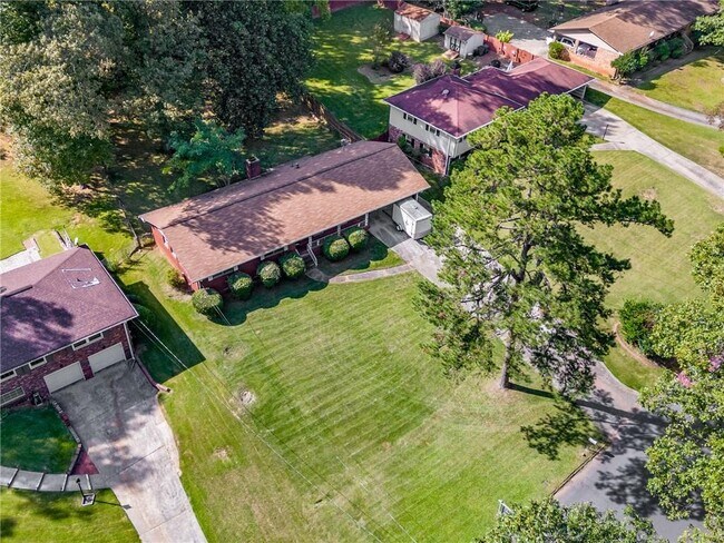 Building Photo - 2985 Meadow Lark Dr
