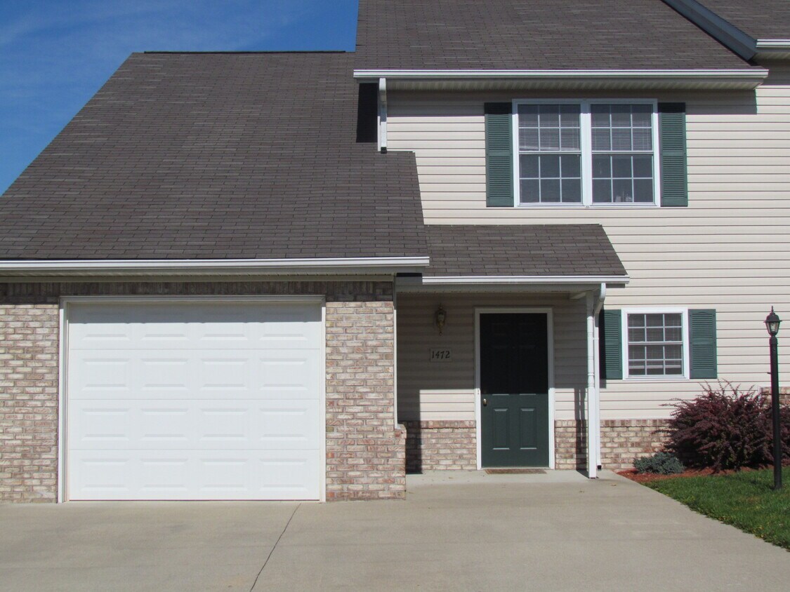 Primary Photo - 1472 W Rockcrest Dr
