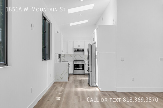 Building Photo - 1851 W Mountain St