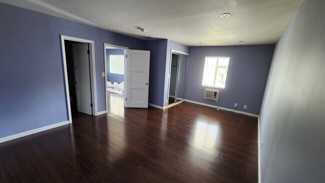 Foto del edificio - 8131 Lloyd Ave