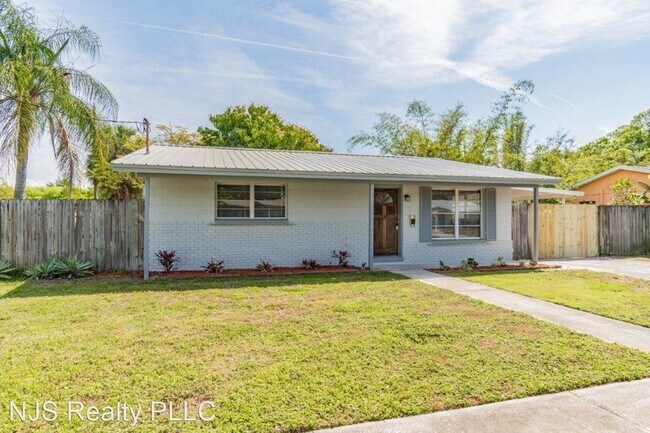 Building Photo - 3 br, 1 bath House - 6402 S. Cameron Ave.