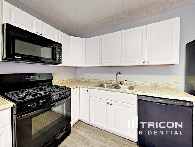 Foto del edificio - 416 Kelleytown Woods Pkwy