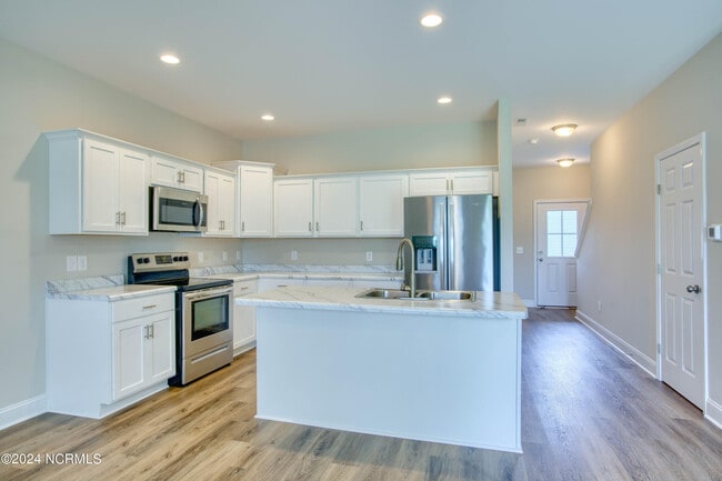 Building Photo - 329 S Stingray Ln