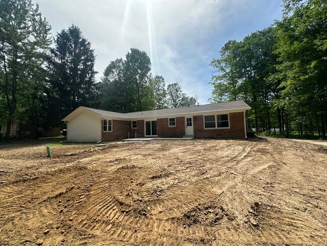 Building Photo - 5415 Earl Young Rd