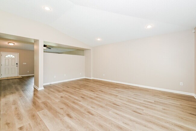 Building Photo - 1158 Summer Bluff Rd