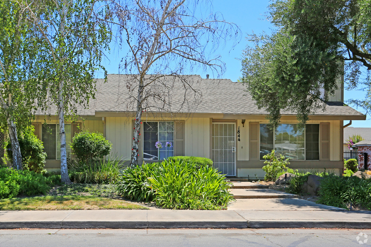 Building Photo - Orchard Village