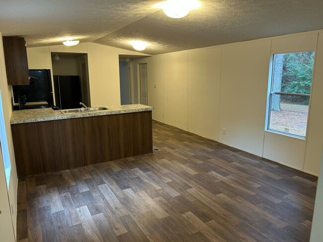 Foto del edificio - 1525 Thomas Dr