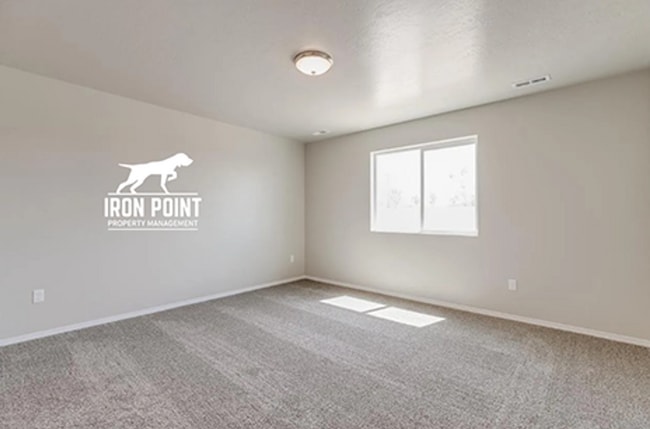 Building Photo - 1449 W Crooked River Dr