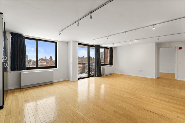 Building Photo - 700 Grove St