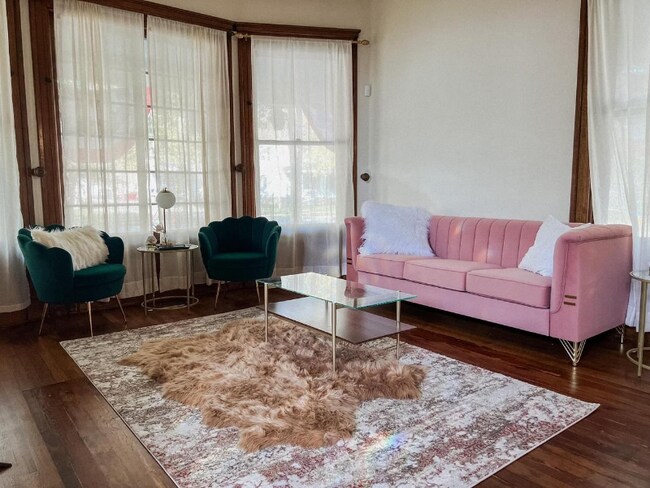 Foto del edificio - 295 S 8th St