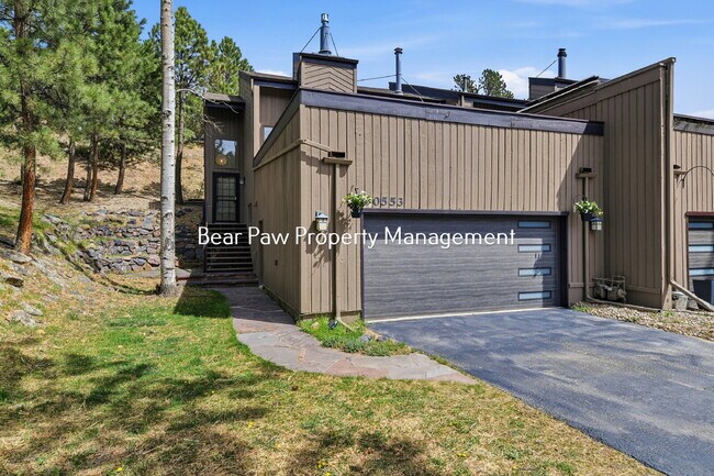 Foto del edificio - "Charming North  Evergreen Townhouse" "