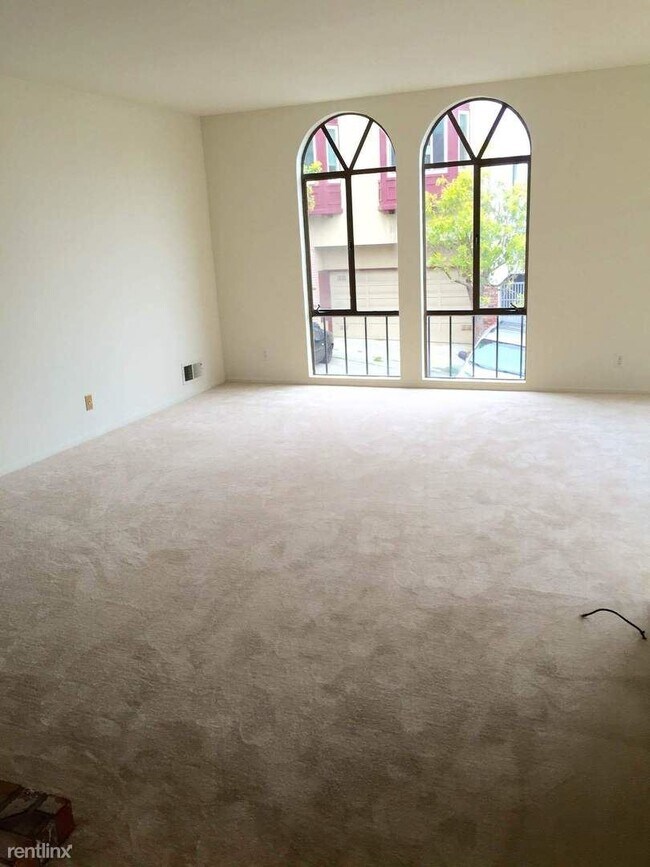 Building Photo - 3 br, 2 bath Apartment - 301 Dorado Terrace