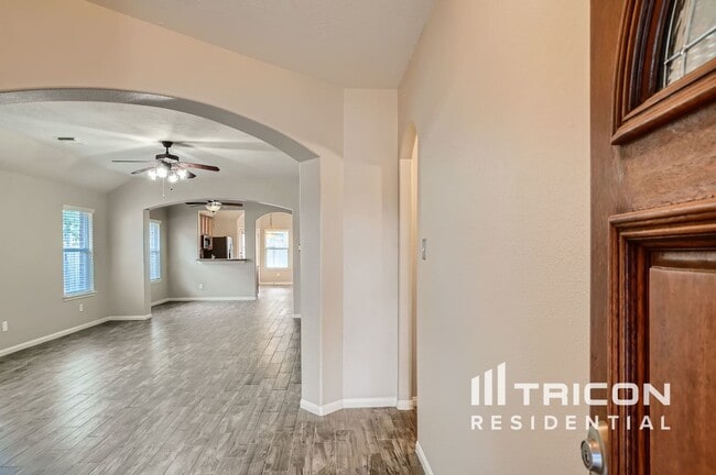 Building Photo - 11007 Overland Trail Dr