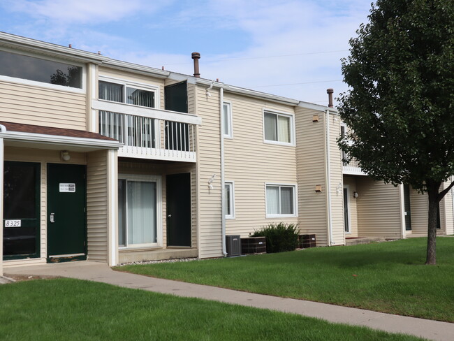 Building Photo - Meadows Apartments