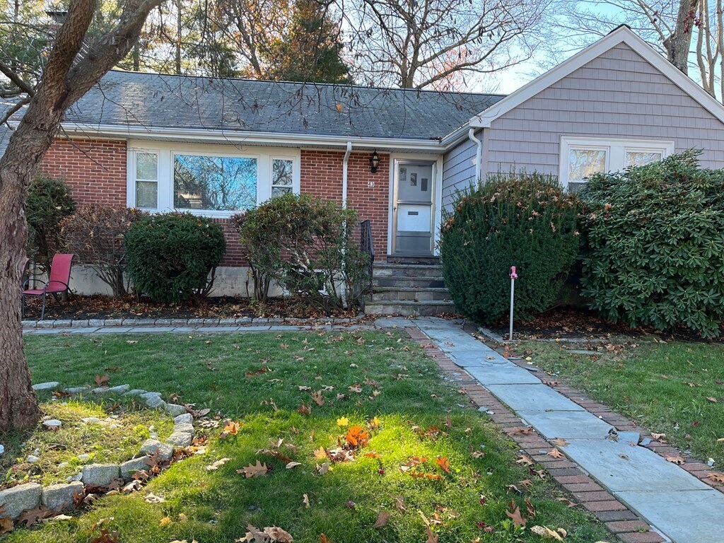 Primary Photo - 43 Windmill Ln