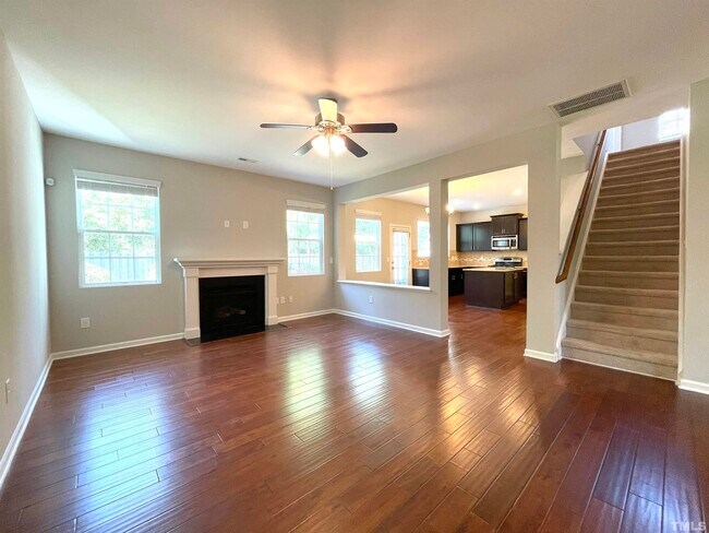 Building Photo - 122 Tweedbank Ct