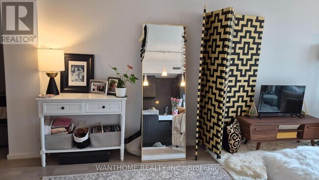 Photo du bâtiment - 101 Charles St E