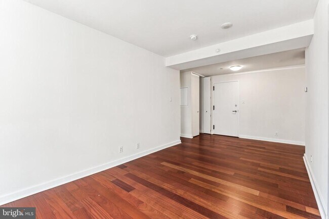 Foto del edificio - 219-29 S 18th St