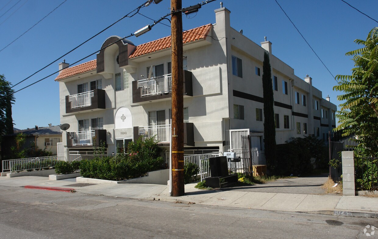 Foto del edificio - 10243 Hillhaven Ave