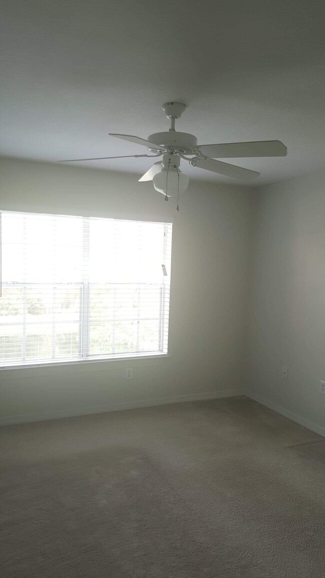 Guest bedroom - 5467 Vineland Rd