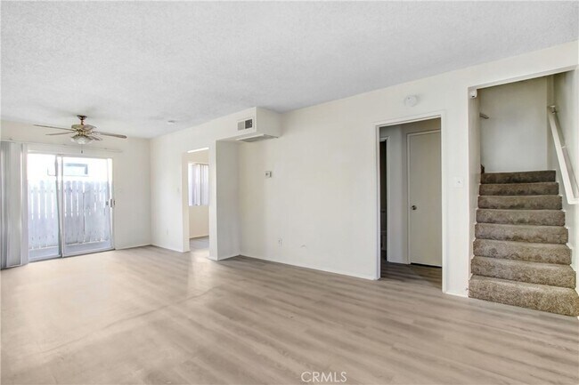 Foto del edificio - 30 N Ash St