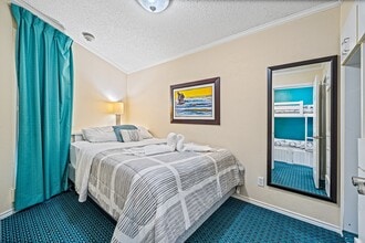 Building Photo - 6102 Seawall Blvd